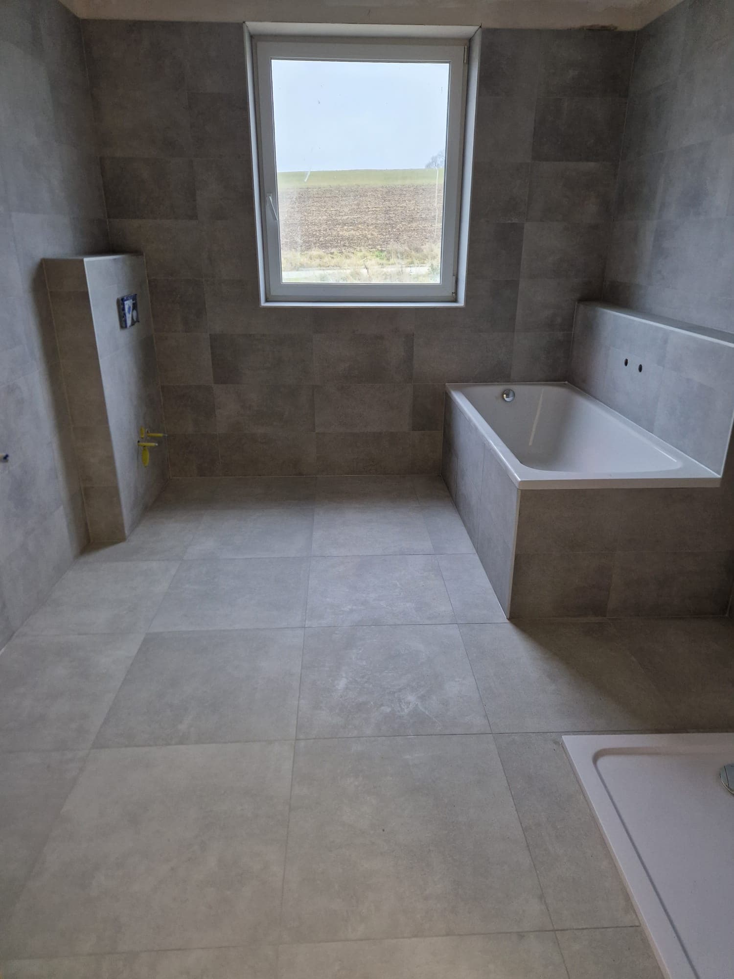 Velkoformátová dlažba